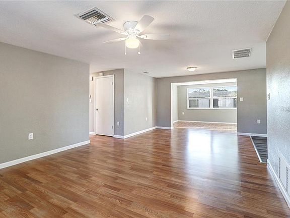 5th image of 3308 Holiday Lake Dr