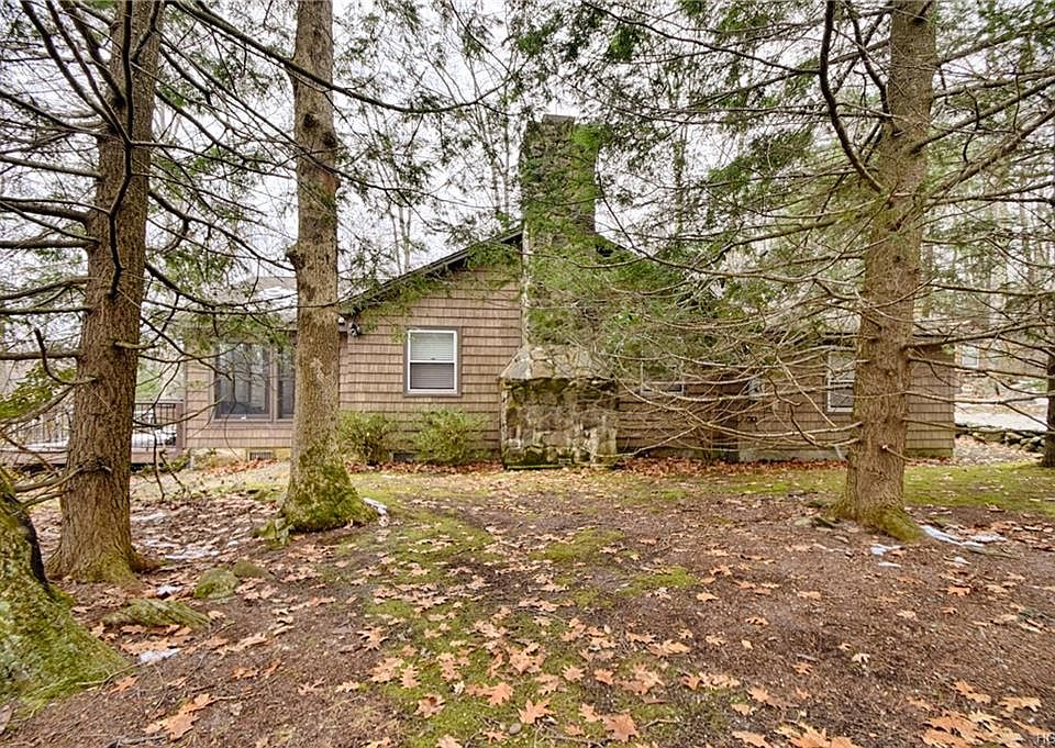 2nd image of 10 Dayton Dr