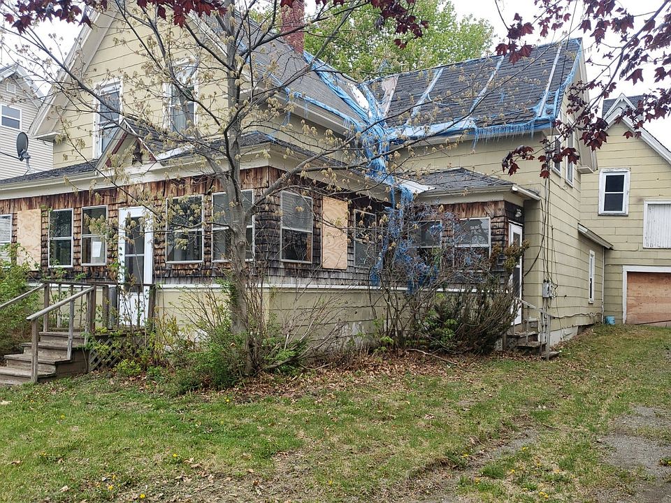 2nd image of 43 Railroad Ave