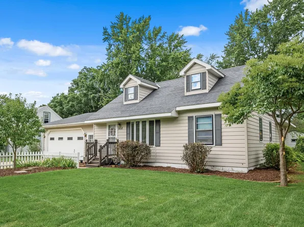 1858 Cedar Dr, New Brighton, MN 55112