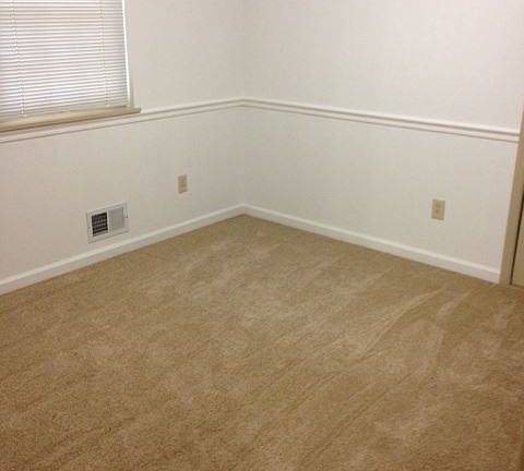 4th image of 530 Hillsdale Dr