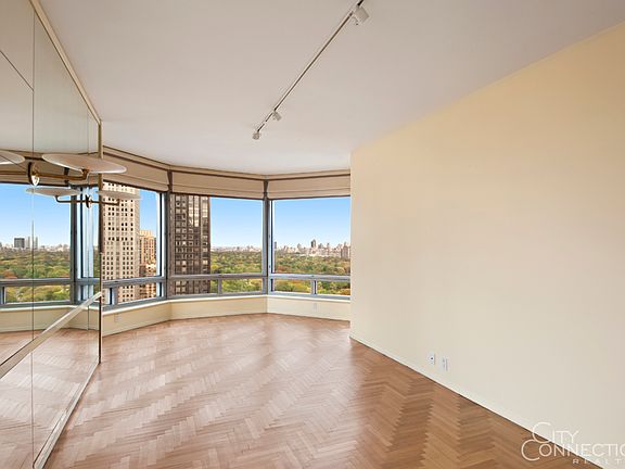 3rd image of 301 W 57th St APT 24A