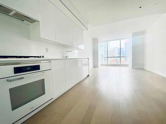 1st image of 400 Park Ave S #25D