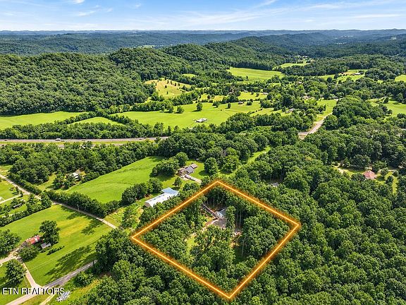 2nd image of 471 Old Poplar Springs Rd