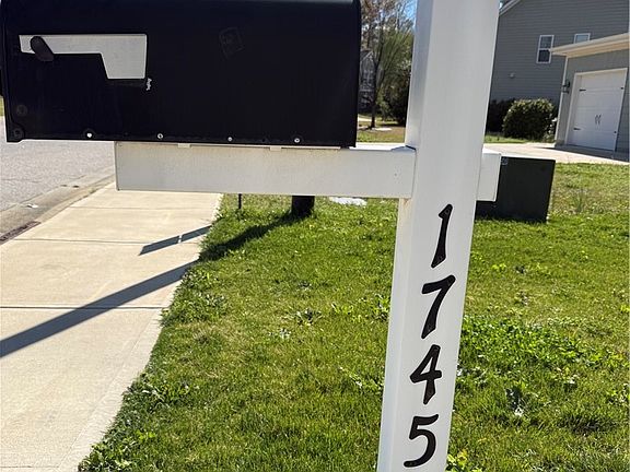 3rd image of 1745 Bluffside Dr