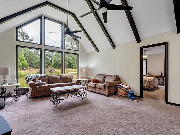 4th image of 406 Robin Rd