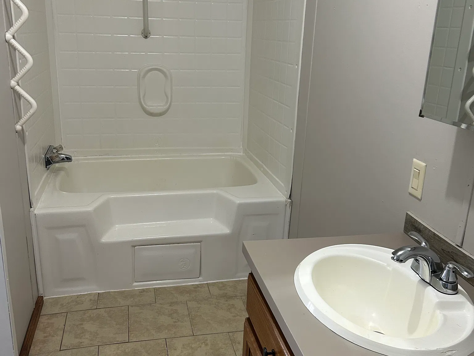 3 bed, 1792 sqft, $1,200 — Photo 1