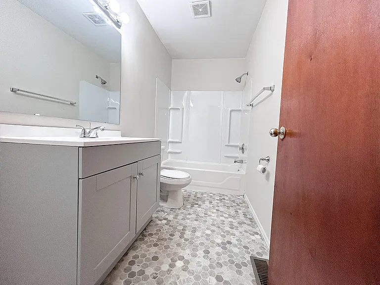 1414 N 5th St — Photo 9