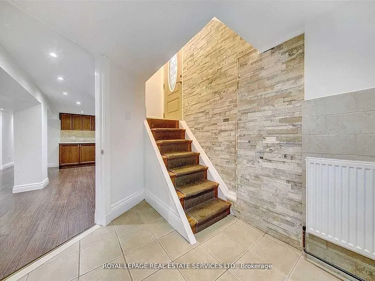 87 Dawes Rd #LOWER — Photo 8