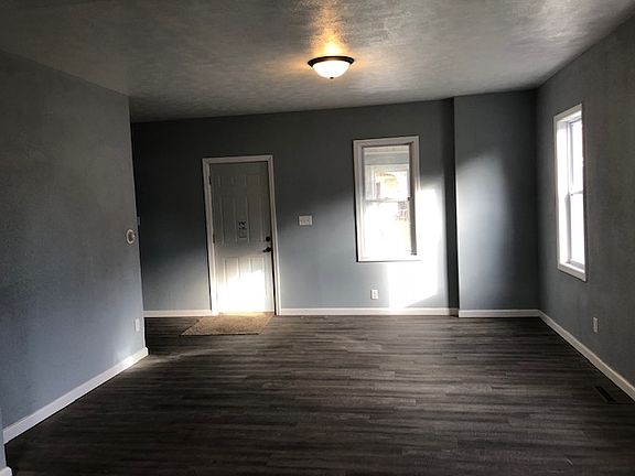 3rd image of 611 E Lawrence St