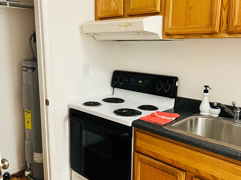 115 N Merritt Mill Rd #204 — Photo 3