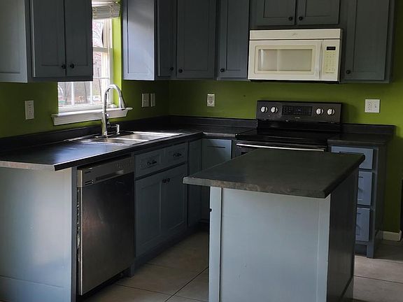 3rd image of 4 Orient Dr