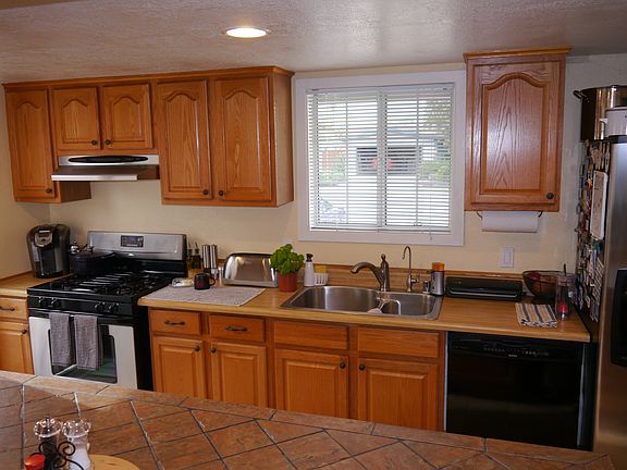 4th image of 3103 Cabrillo Mesa Dr