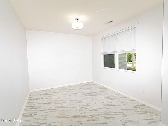 3rd image of 11705 Beacon Ct