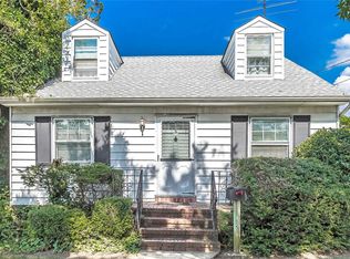 5 Howard Ave, New Hyde Park, NY 11040