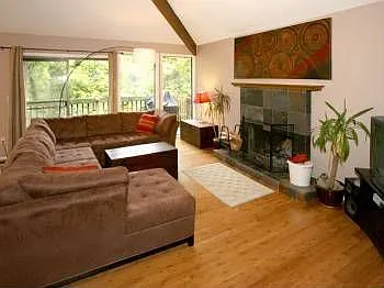 6633 SW Parkhill Dr photo 1