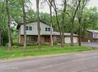 127 Hickory Rd, Oakwood Hills, IL 60013