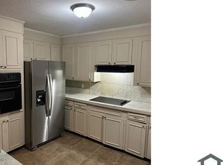 338 Lake Of Pines Dr, Jackson, MS 39206