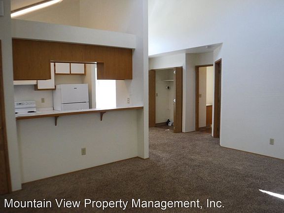 2nd image of 410 SE McKinley Ave