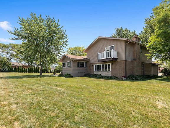 2nd image of 135 Vail Dr