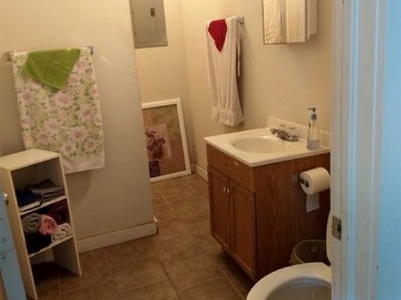 4th image of 1209 Missouri St