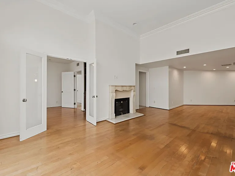 430 N Oakhurst Dr #Penthouse 406 — Photo 13