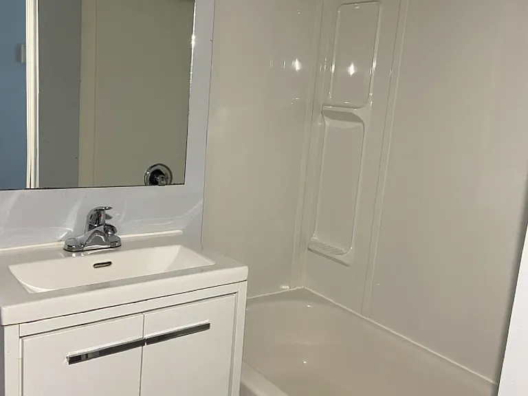 814 Wellington St E #1 — Photo 6