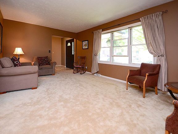 4th image of 13618 Montclair Dr