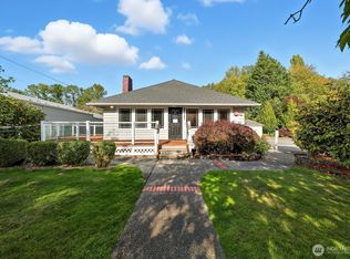 10516 E Riverside Dr, Bothell, WA 98011