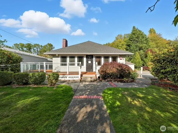 10516 E Riverside Drive, Bothell, WA 98011