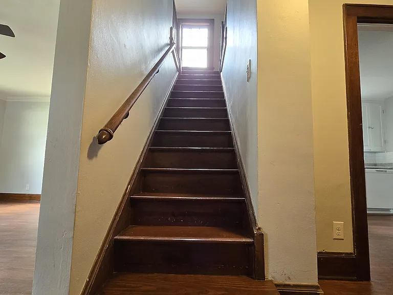 956 E Sunshine St — Photo 13