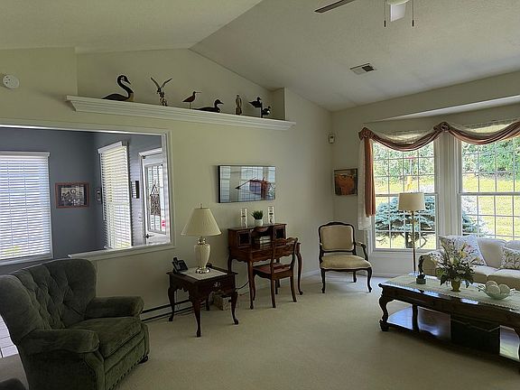 4th image of 2211 Westwind Dr