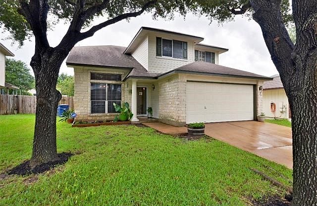 BEAUTIFUL HOME BUILT IN 1996
