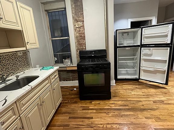 2nd image of 1039 Ocean Ave APT 2