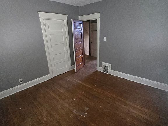 5th image of 1550 S 23rd St