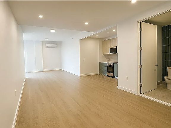 4th image of 158 Lott St #420D