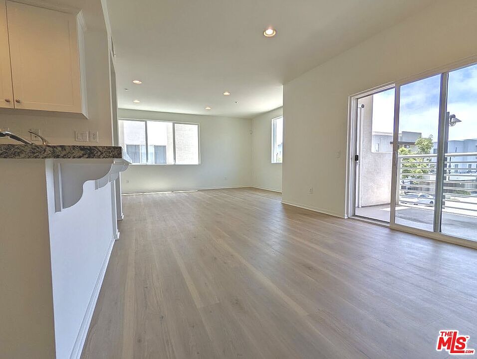 1st image of 13024 Union Ave Unit 201