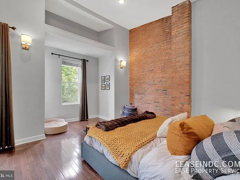 1241 I St NE — Photo 21