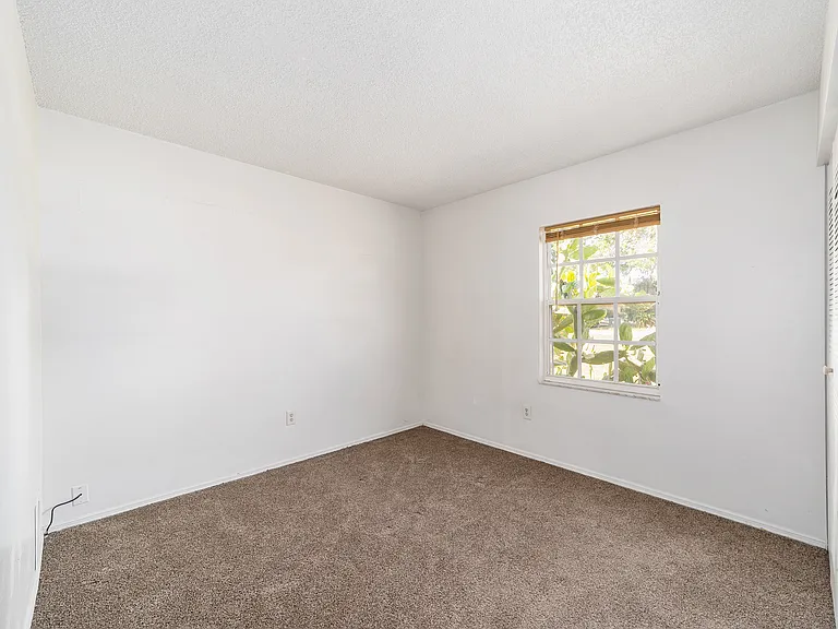 325 Oak Track Crse — Photo 26
