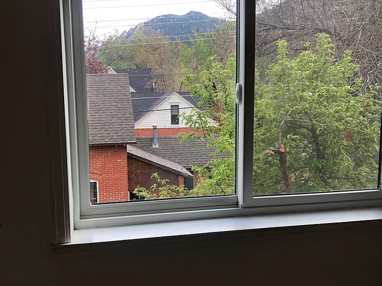 430 Mapleton Ave — Photo 6