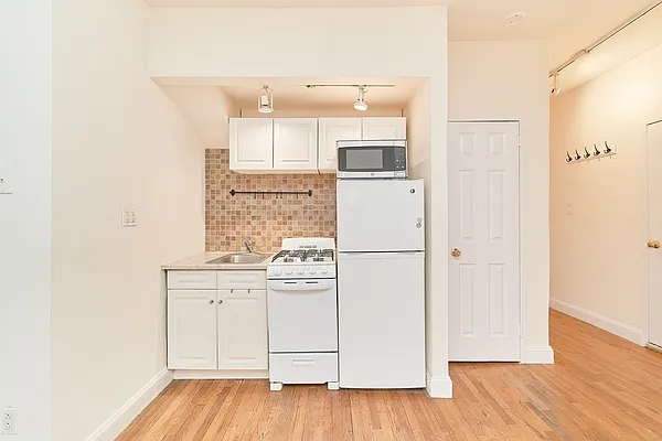 Rented by Living New York | media 6