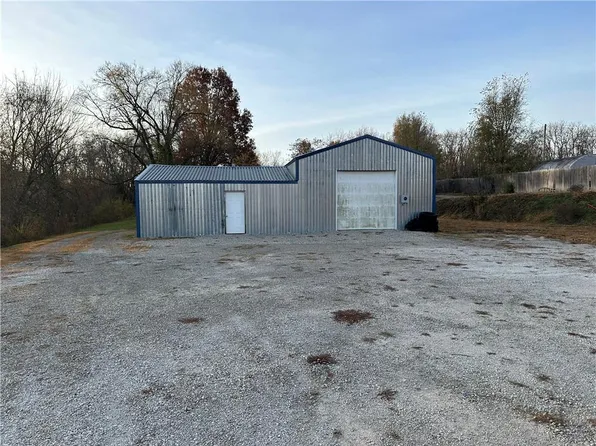 1101 W Main St, Richmond, MO 64085