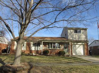 34024 Aztec Dr, Westland, MI 48185