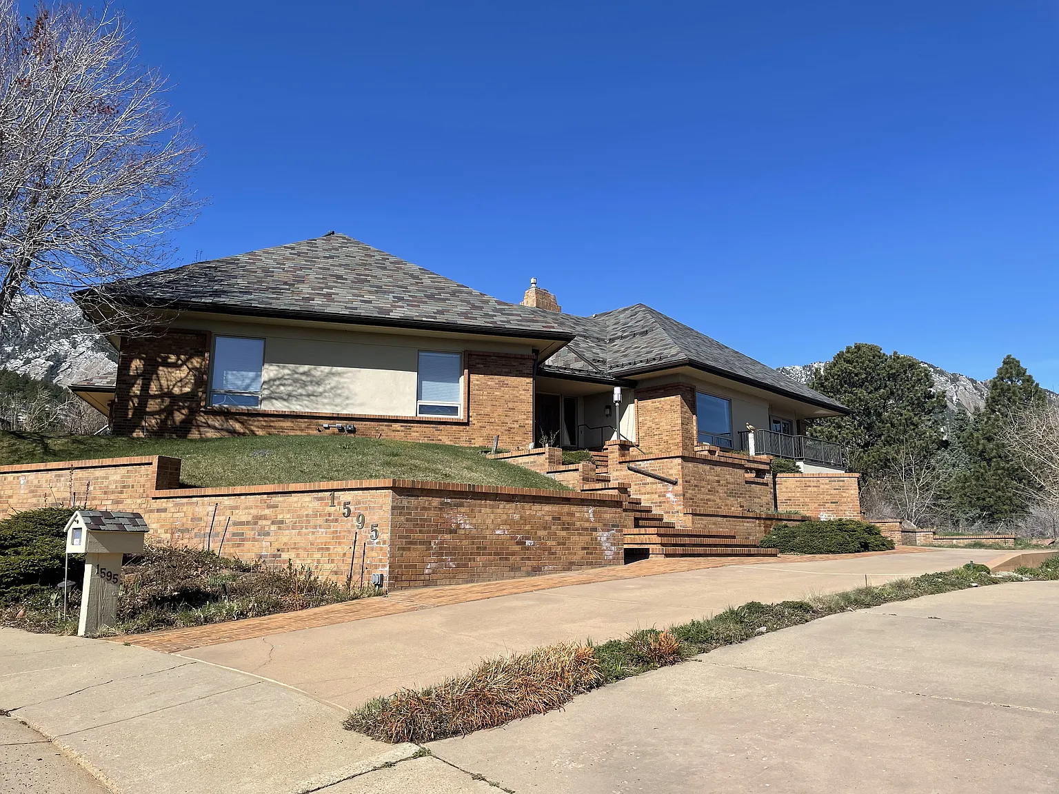 3 bed, 2.5 bath, 5005 sqft, $6,775 — Photo 3