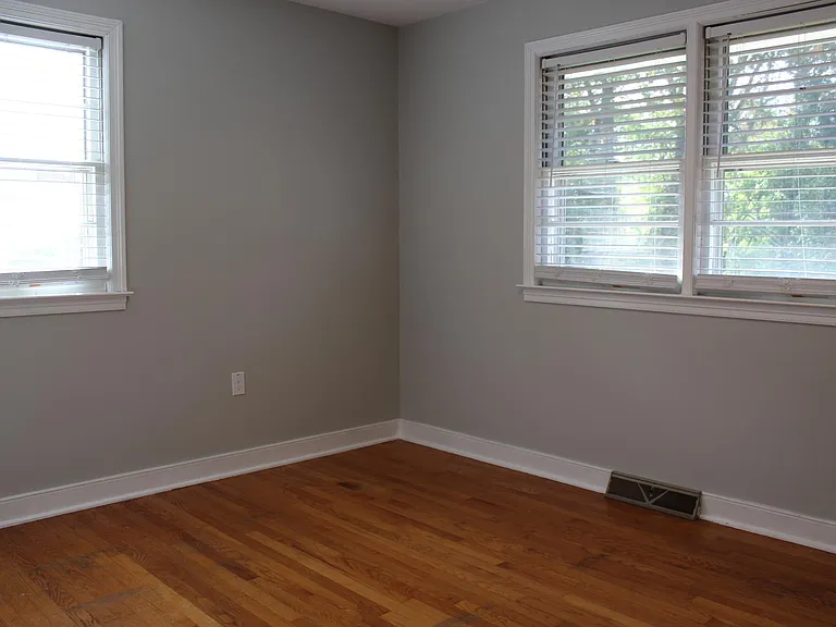 300 Harris Rd — Photo 7