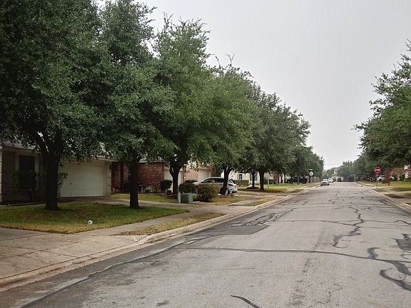 4th image of 3929 Whitey Ford Way