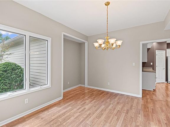 5th image of 1405 Kensington Ct