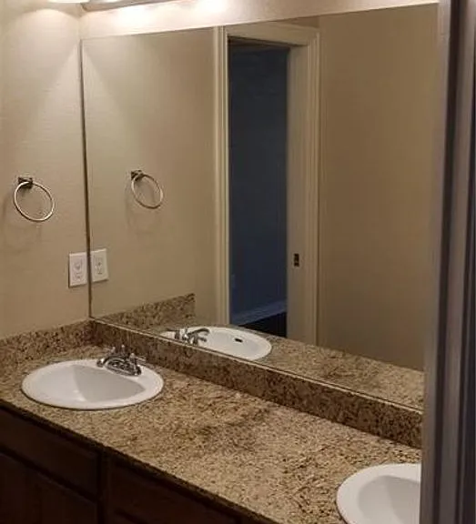 631 N Longfellow Ln — Photo 15