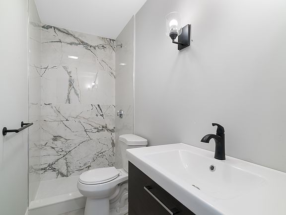 3rd image of 67 Chelsea St APT 2