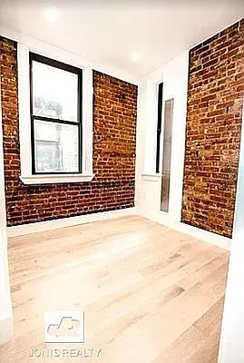 Rented by Jonis Realty | media 5